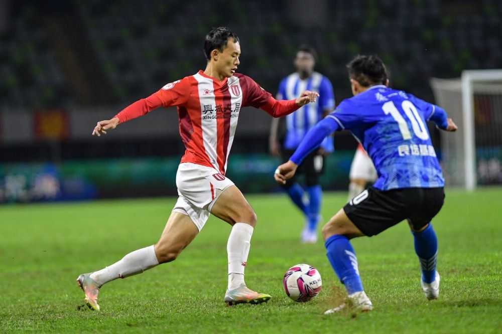 全场比赛结束，阿森纳2-1狼队。